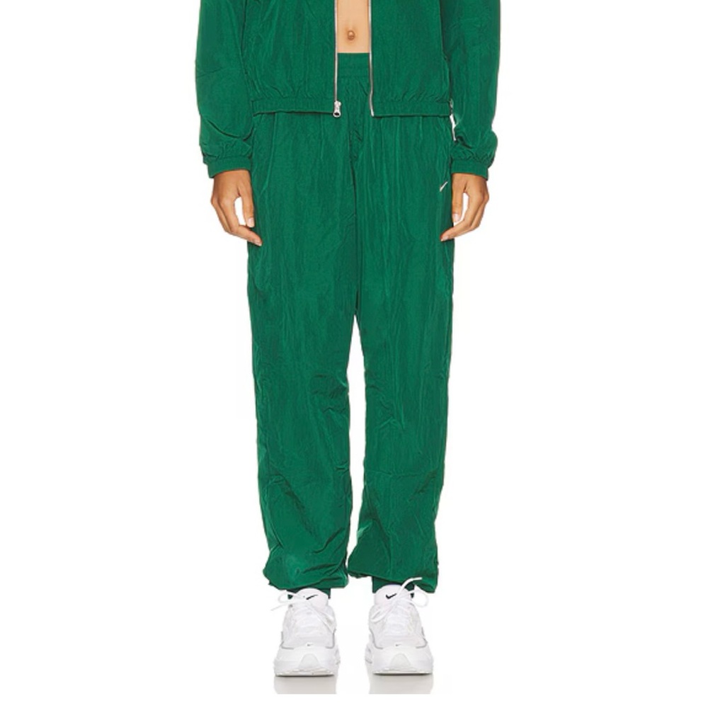brand new nike essential joggers size xs women